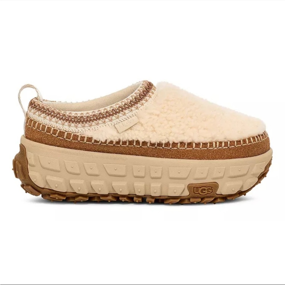 UGG Women's Venture Daze
Cozy Natural